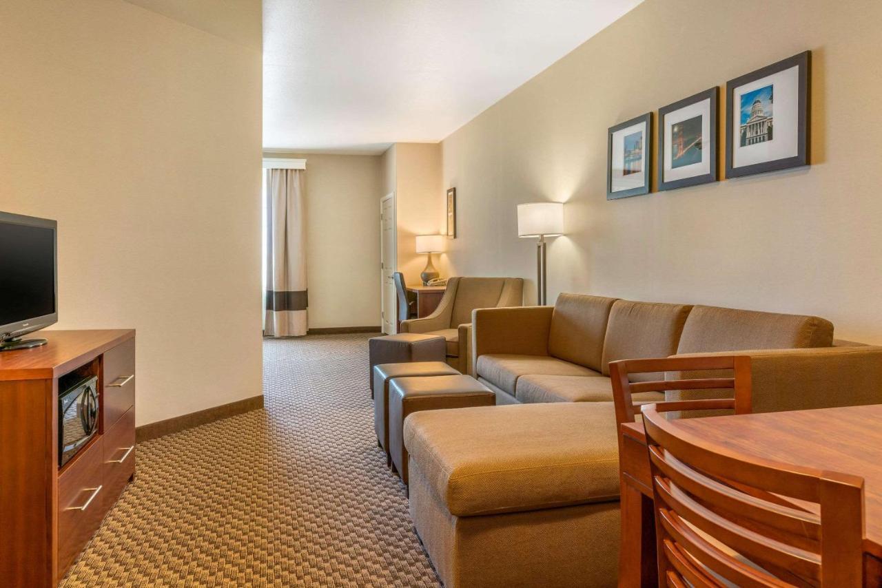 Comfort Inn & Suites Galt - Lodi North Buitenkant foto