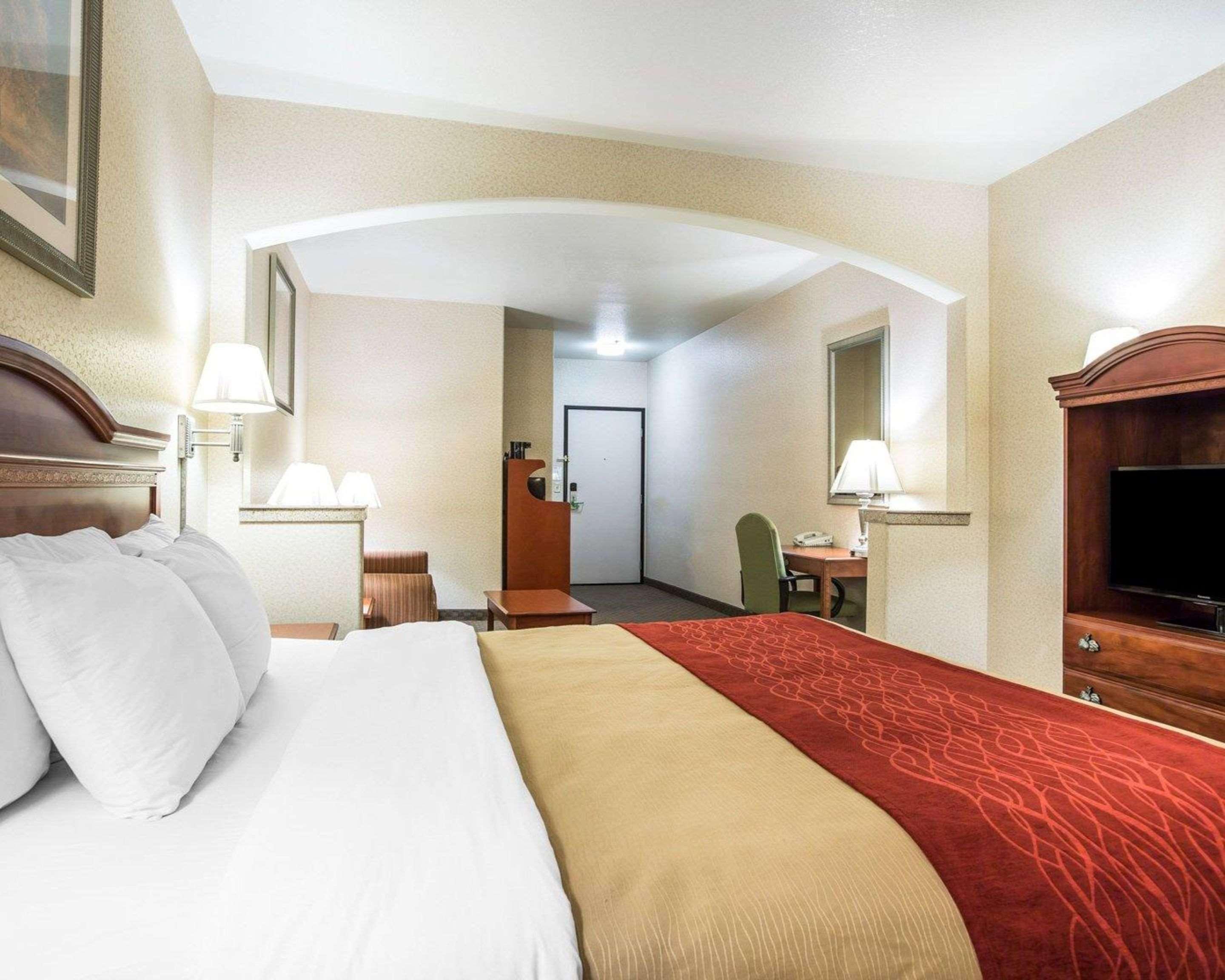 Comfort Inn & Suites Galt - Lodi North Buitenkant foto