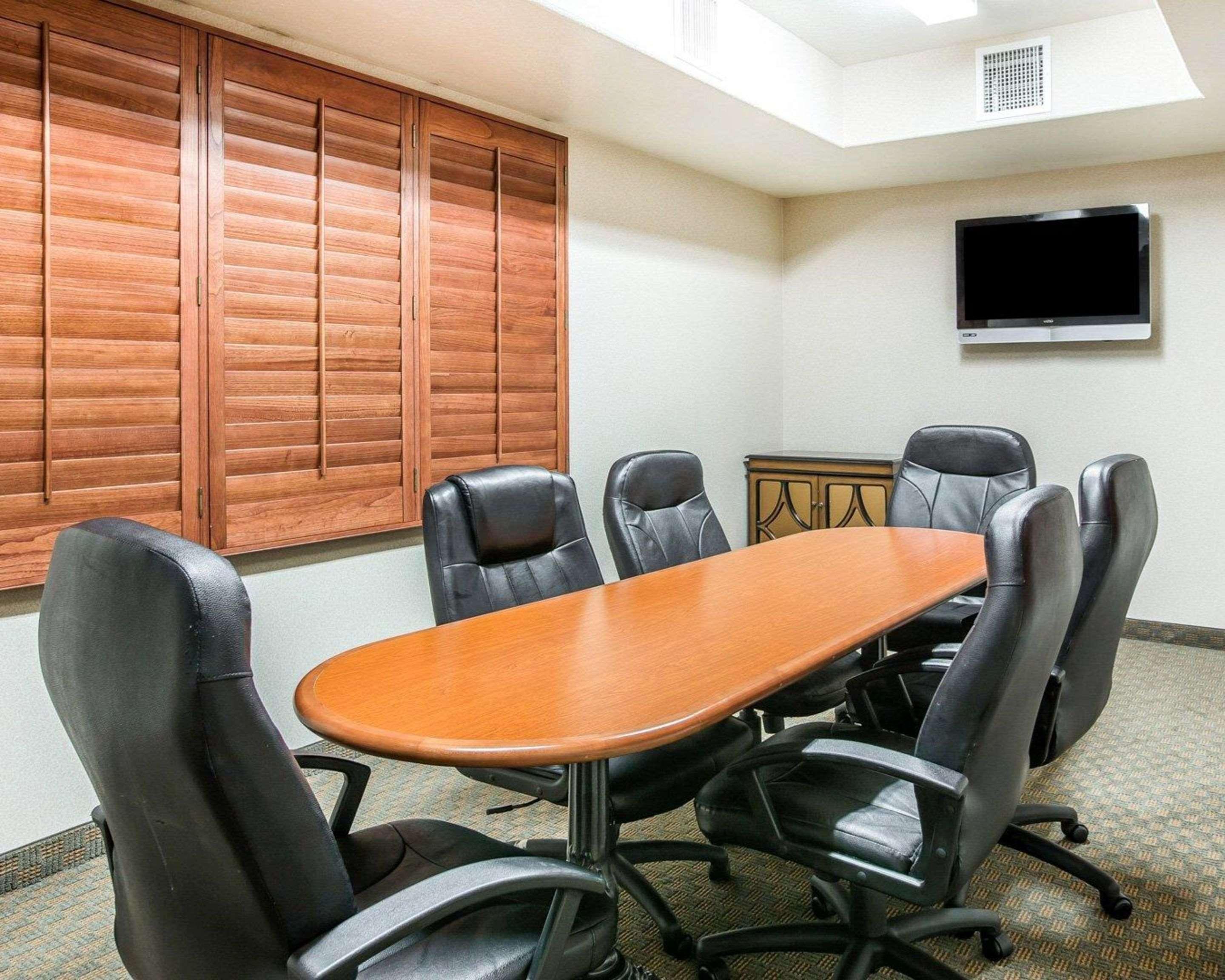 Comfort Inn & Suites Galt - Lodi North Buitenkant foto