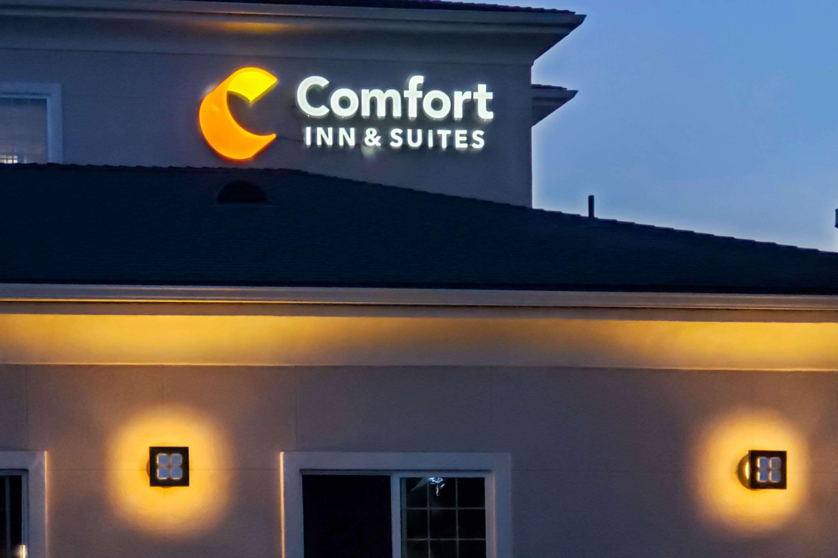 Comfort Inn & Suites Galt - Lodi North Buitenkant foto