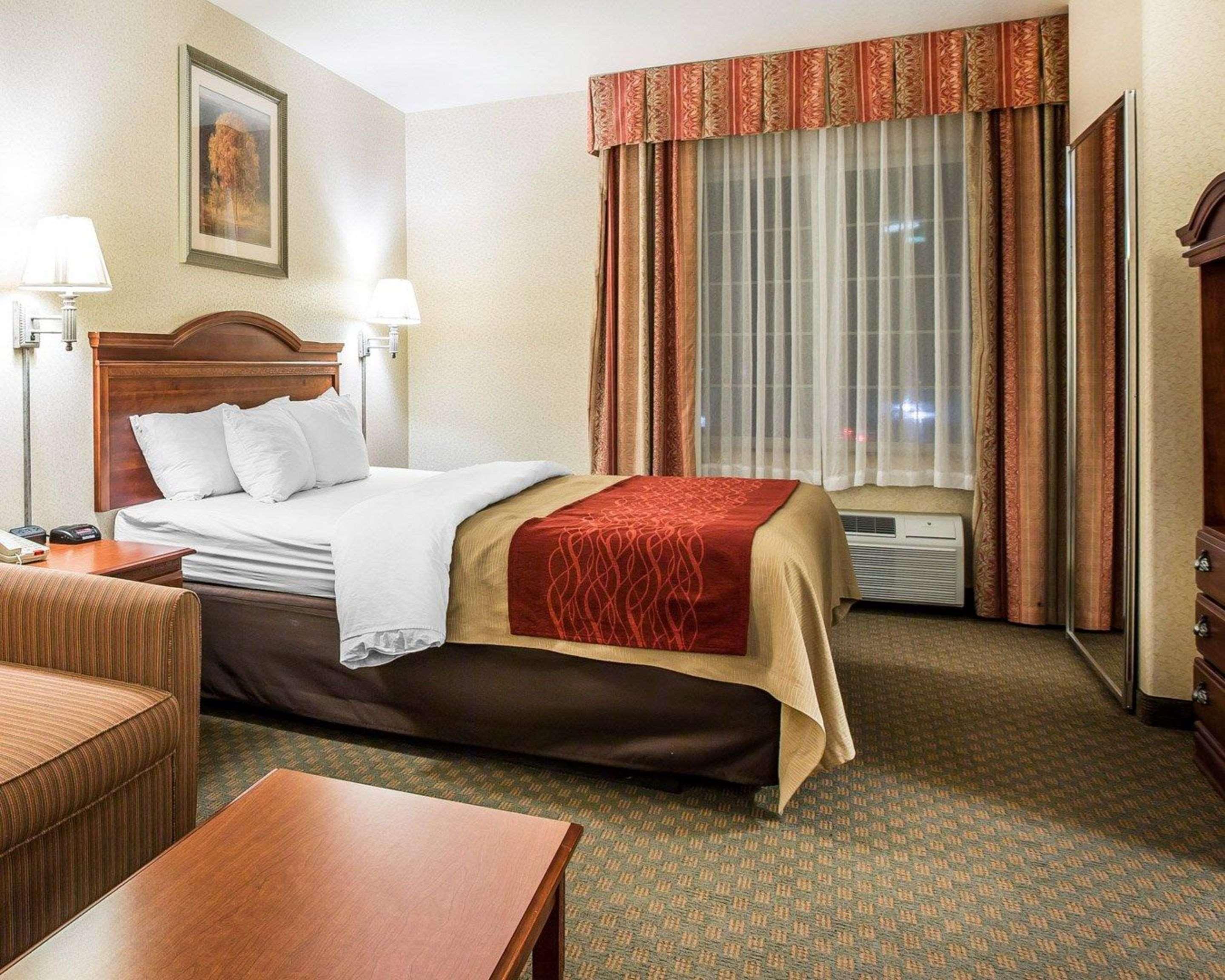 Comfort Inn & Suites Galt - Lodi North Buitenkant foto