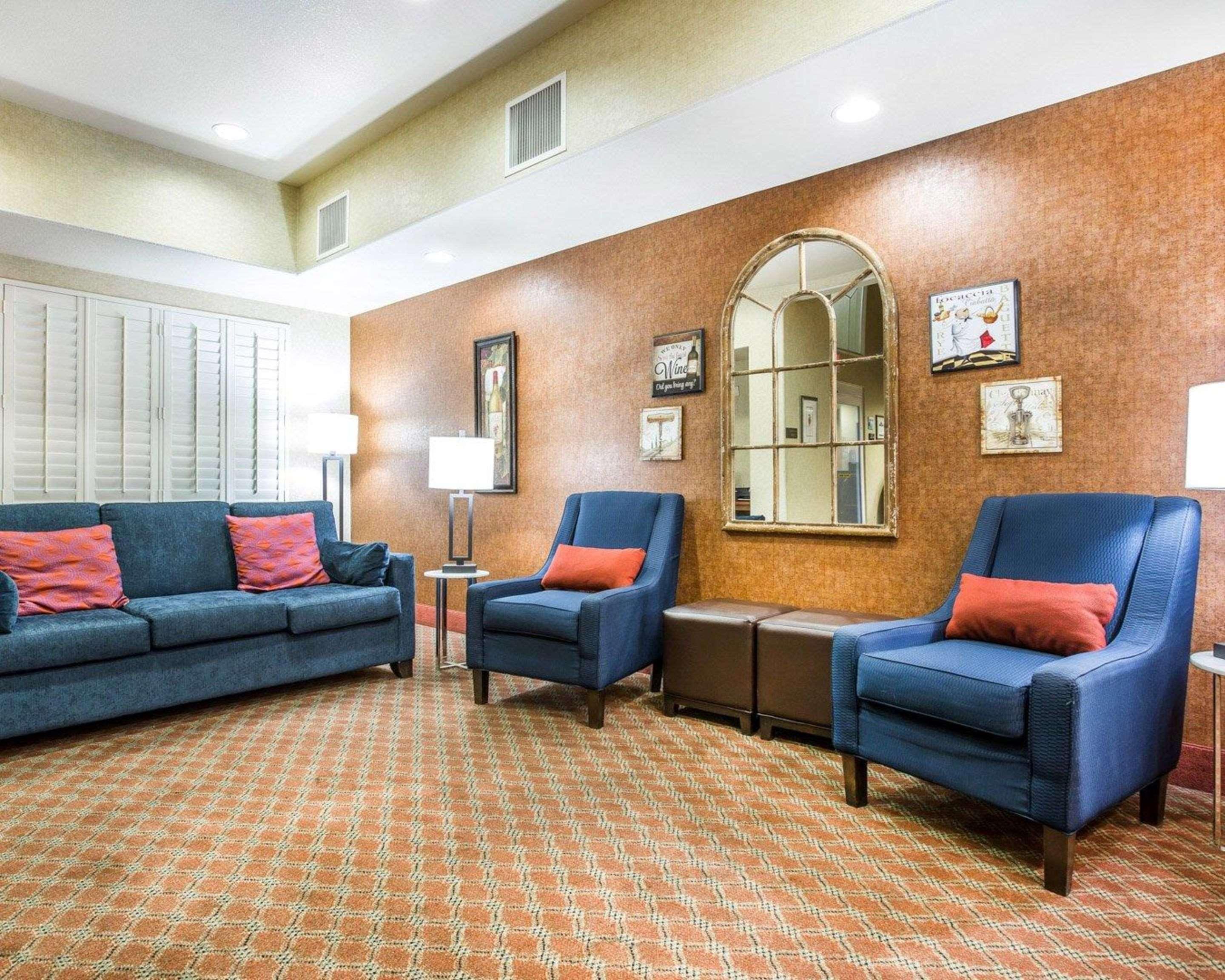 Comfort Inn & Suites Galt - Lodi North Buitenkant foto